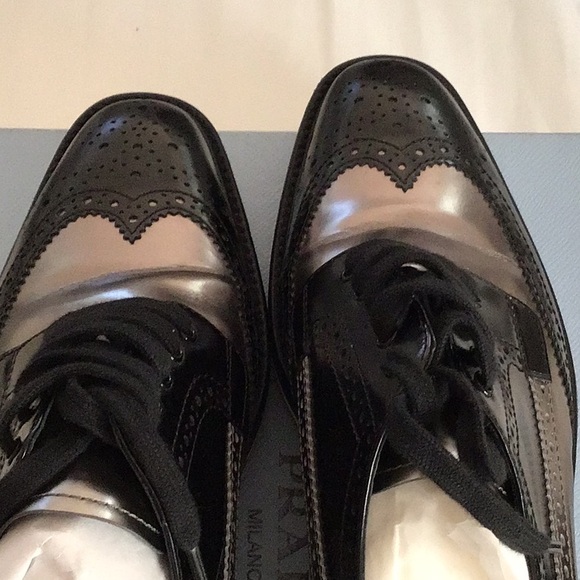 Authentic Prada women’s Oxford sneaker - Picture 4 of 13